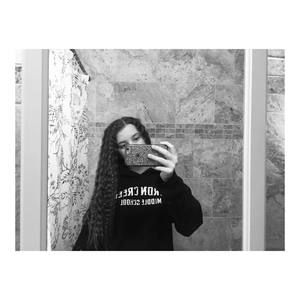 Meet your Posher, Eva